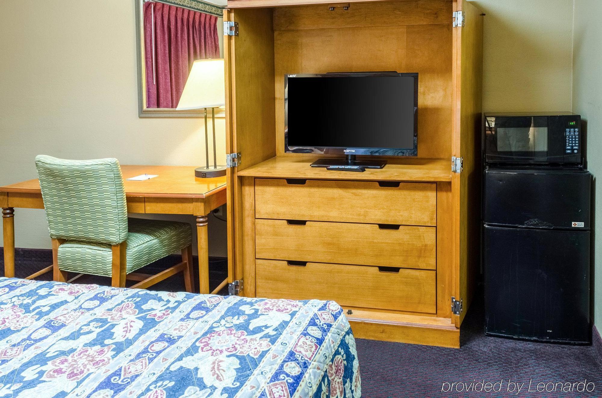Rodeway Inn Indianola Экстерьер фото
