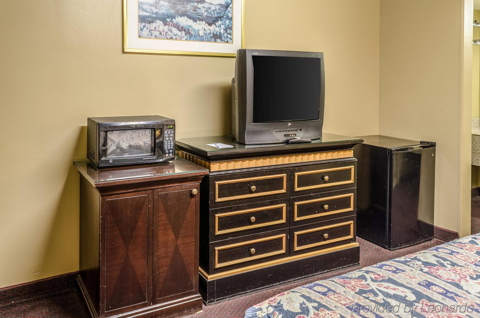 Rodeway Inn Indianola Экстерьер фото