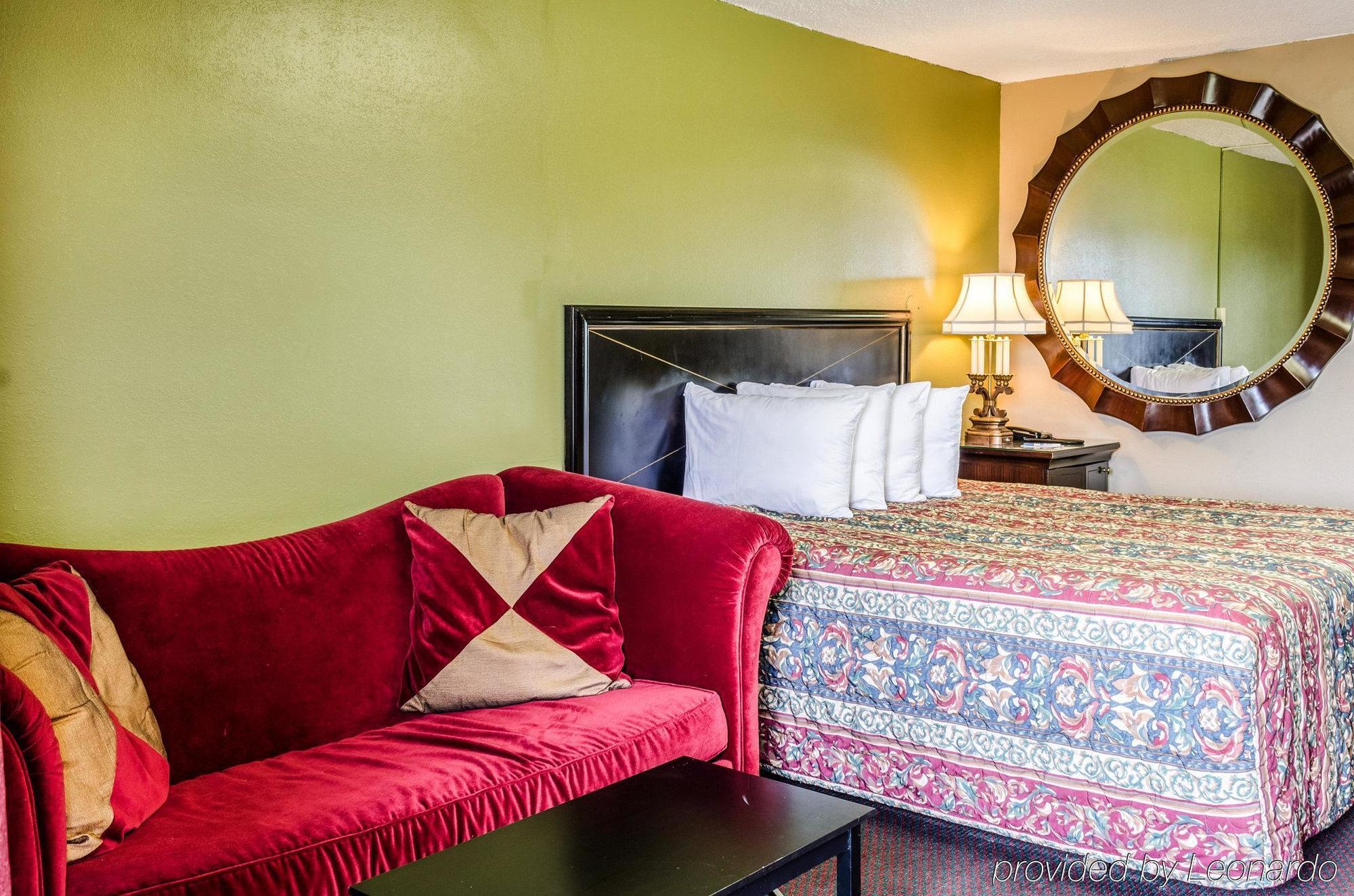 Rodeway Inn Indianola Экстерьер фото