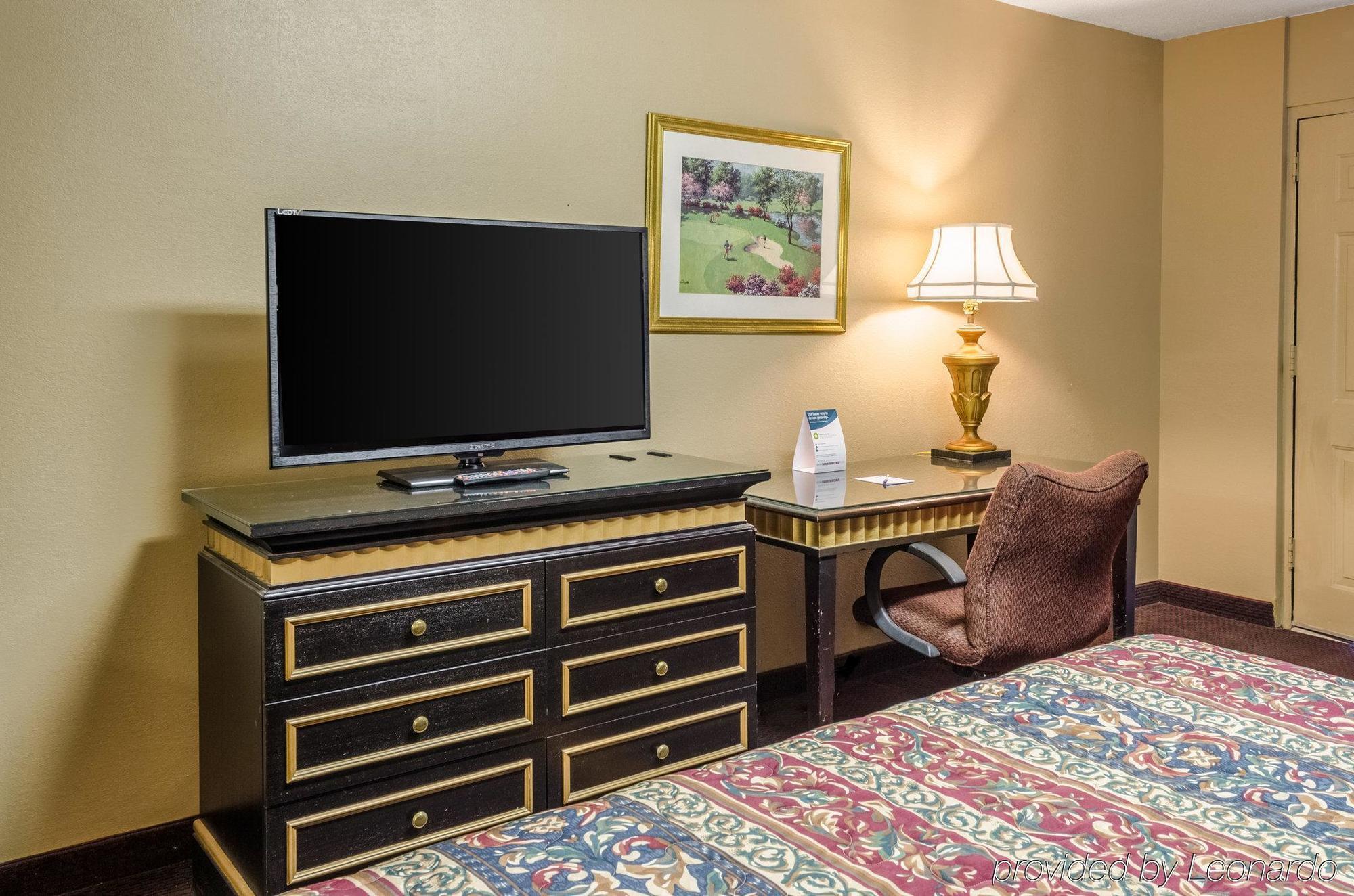 Rodeway Inn Indianola Экстерьер фото