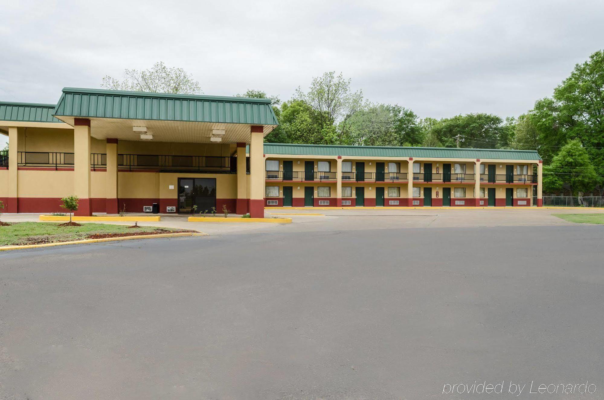 Rodeway Inn Indianola Экстерьер фото